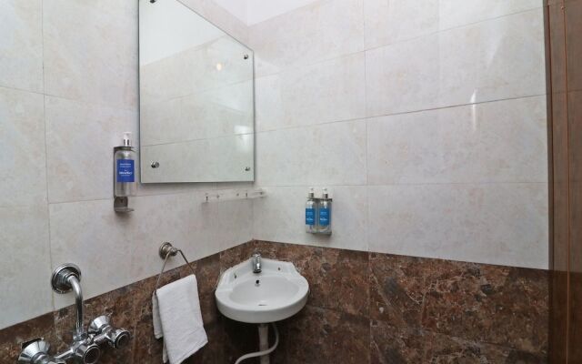 SilverKey Executive Stays 37812 Royal Crown Airport