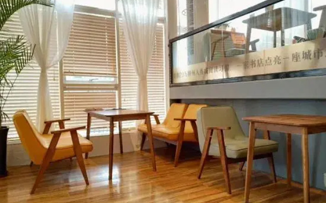 Poltton International Service Apartment