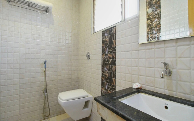 OYO 15948 Hotel Srees