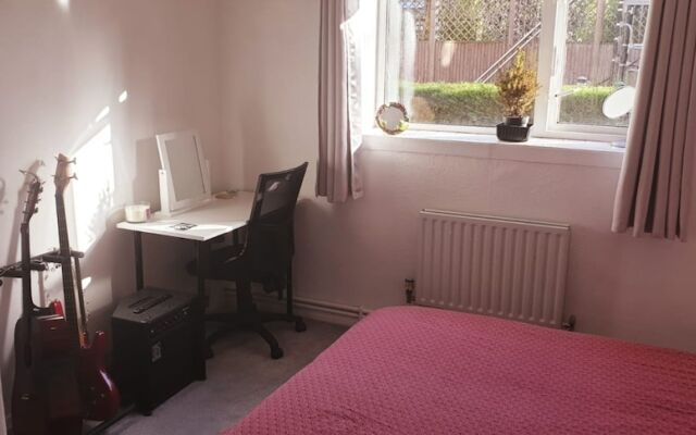 Cosy 1 Bedroom Apartment in the Heart of Wimbledon