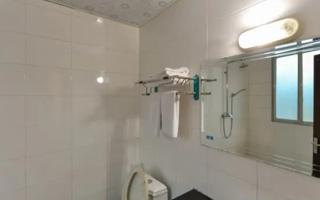 Jingyue Business Hotel