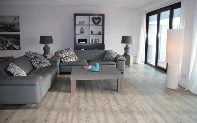 Näher am Wasser kann man nicht wohnen!