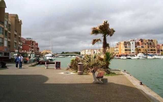 Apartment With 2 Bedrooms In Gruissan, With Wonderful Sea View, Furnished Terrace And Wifi 50 M From The Beach