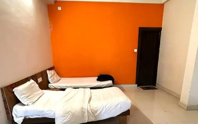 Oyo 22475 Jalsa Guest House
