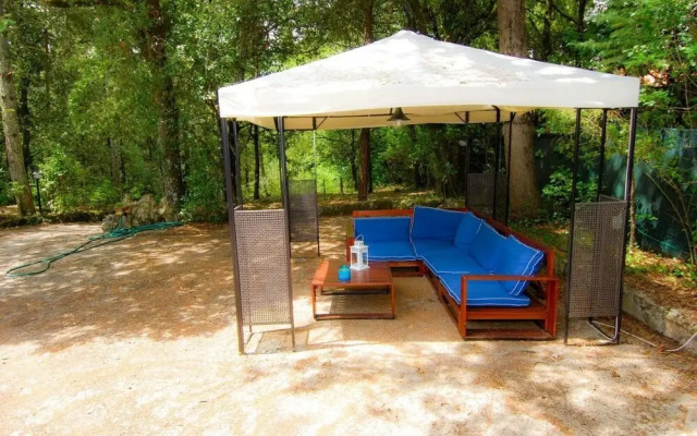Monte Malbe Charming Villa with Garden and Parking