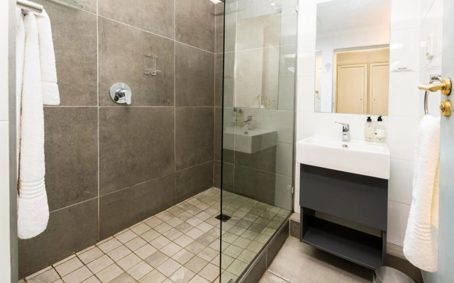Queen’s Hotel by BON Hotels