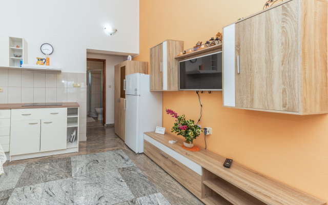 Orange Apartment Sea View