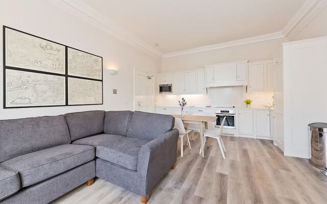Henrietta Suites City Centre