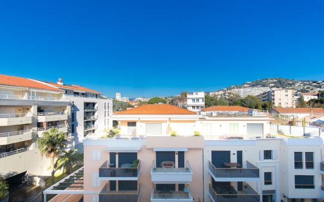 Vaneau Mediterranean Apartment