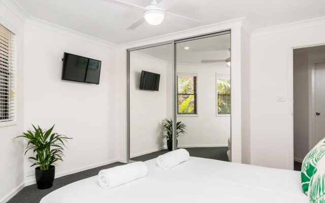 Calinda Sol 10 – Guest Rooms – Byron Bay