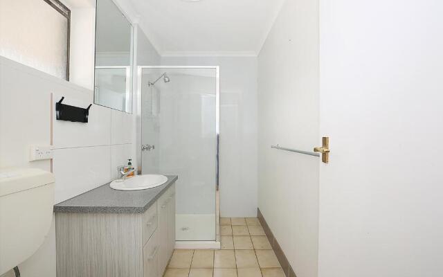 Skenes Creek Lodge Motel and Restaurant