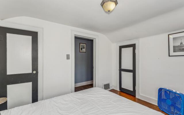 Cute Cozy and Cheerful 3 Bedroom House