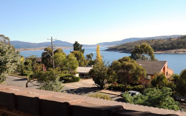 Bundilla 3 - Lake views from the Balcony