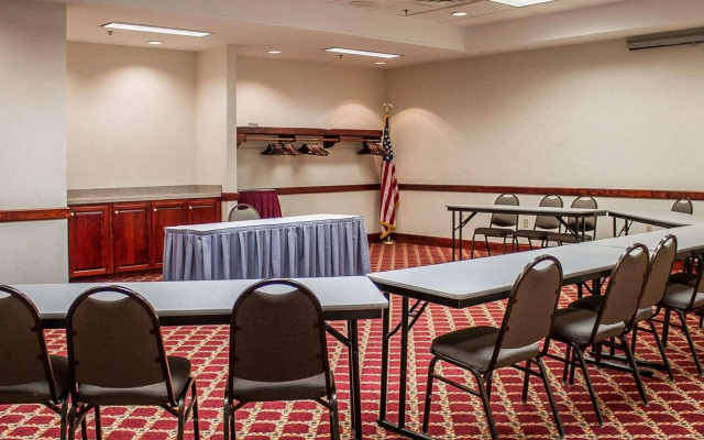 Quality Inn & Suites Bellville - Mansfield