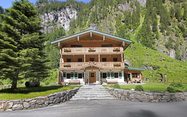 Alpenchalet Lacknerbrunn bis 35 P