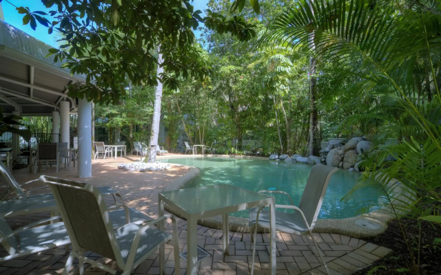 Port Douglas Outrigger Holiday Apartments