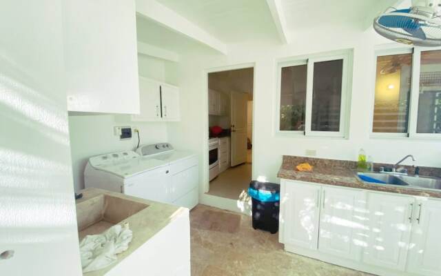 Seasideserenity - Luxury Villa Steps From The Beach