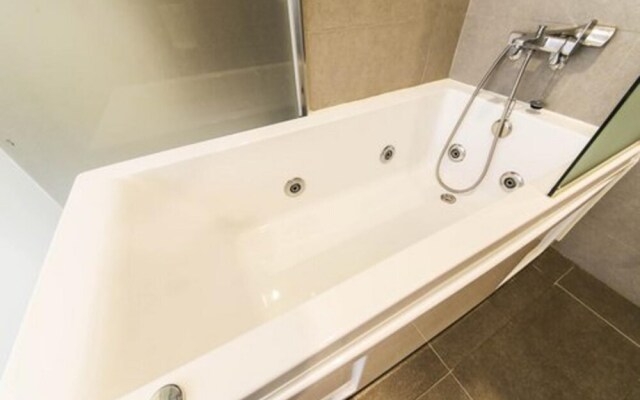 Forcheon Drive In Hotel Tiamo