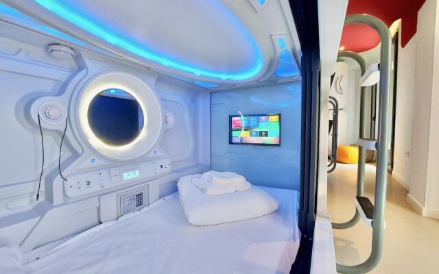Atypicap Capsule Hostel