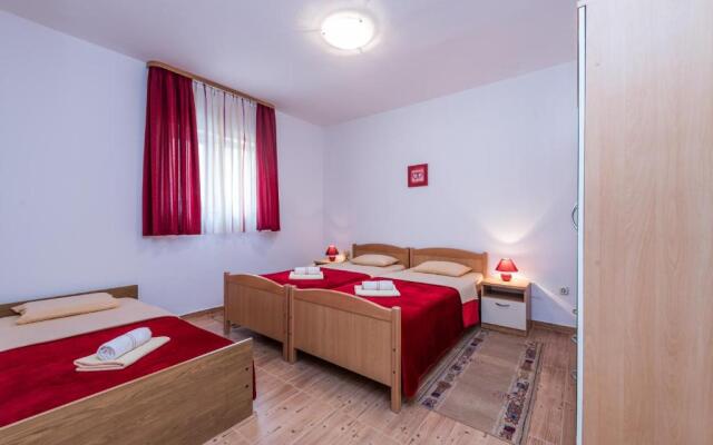 Kristina Apartments