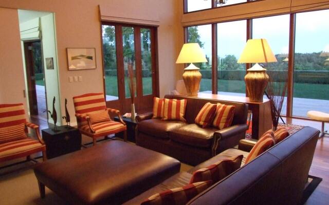 Wellesley Lodge Pukawa Bay