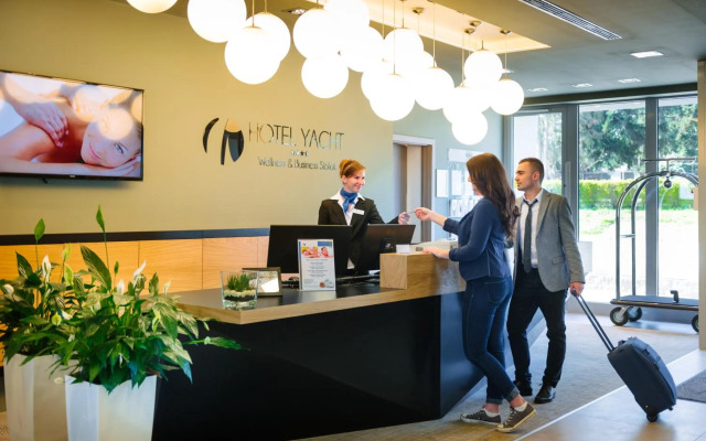 Hotel Yacht Wellness & Business