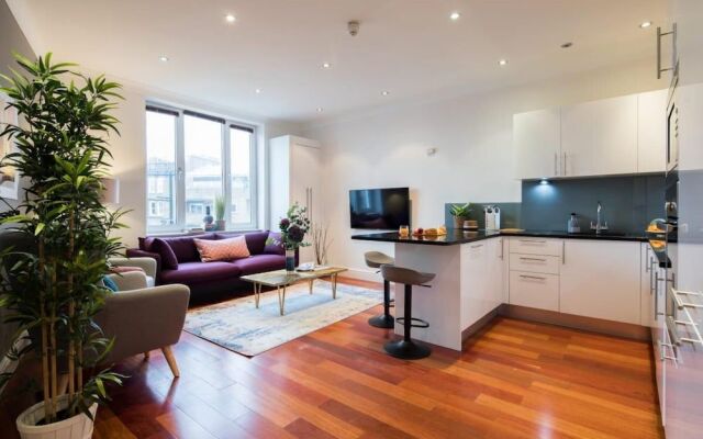 The Kensington Gardens - Modern & Bright 2BDR Flat