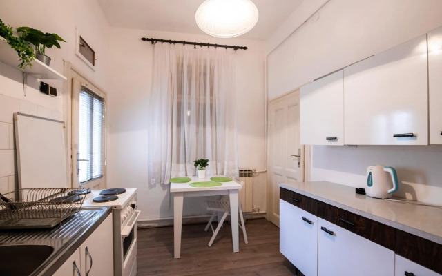 Neimar Apartment with Wi-Fi and parking