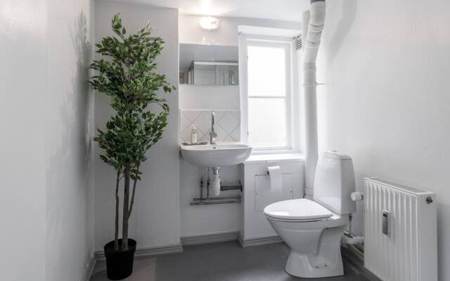★Apt. Centrum of CPH, 50M to Metro, w. Balcony!★