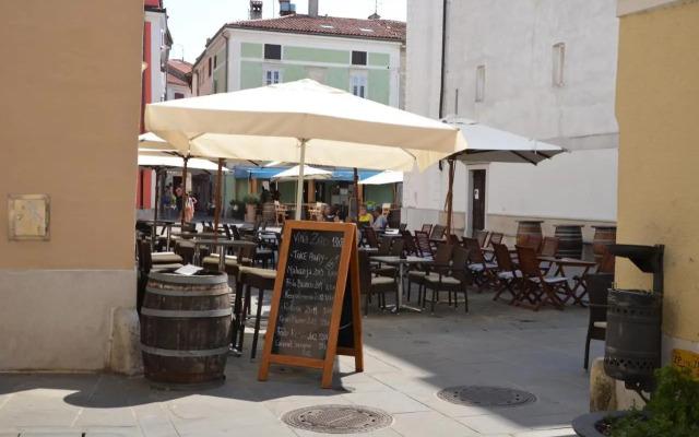 Stone wall apartments Izola