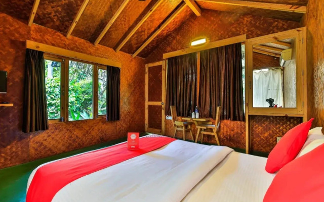 Vartys - The Hillside Huts