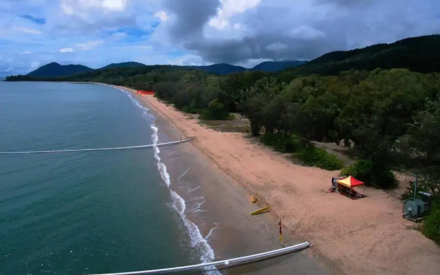 Beachfront - 'Pippies on the Beach' @ Bramston