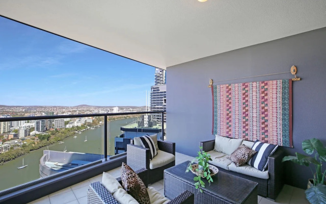 CBD African Charm, Story Bridge & River Views