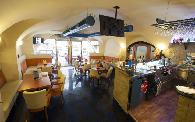 Hotel Modrá Ruže