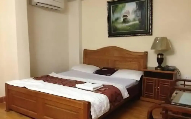 Hoang Gia Hotel 150 Nghi Tam HN-BayLux