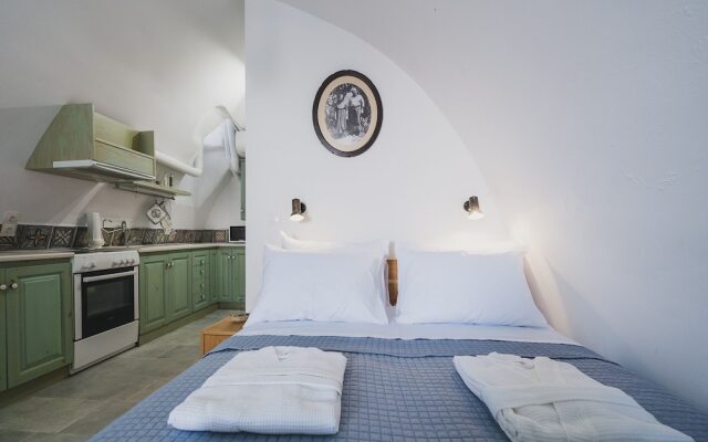 Karavos View - A Unique Artists' Hideaway Paradise