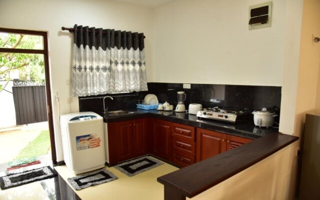 Yoho Hikkaduwa Beach House