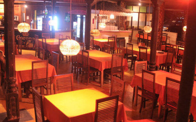 Mamas Coral Beach Hotel & Restaurant