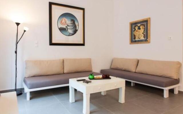 Five-Bedroom House near Acropolis