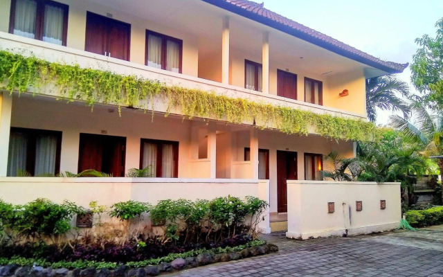 Nipuri Hotel