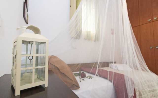 Ortaki Traditional House