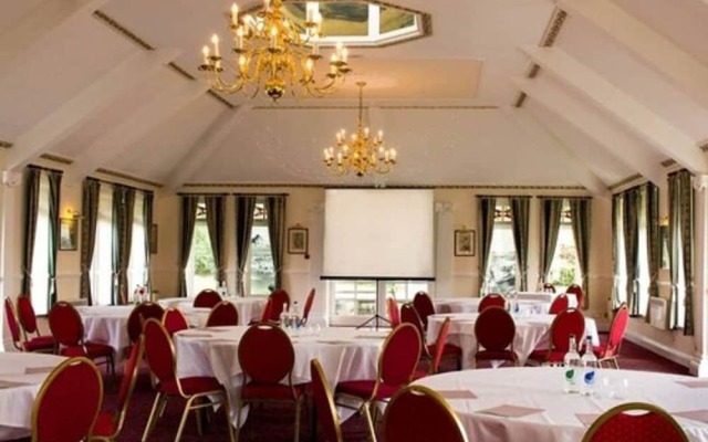 Two Bridges Hotel