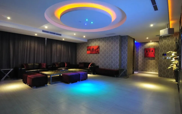 One Plus One Motel