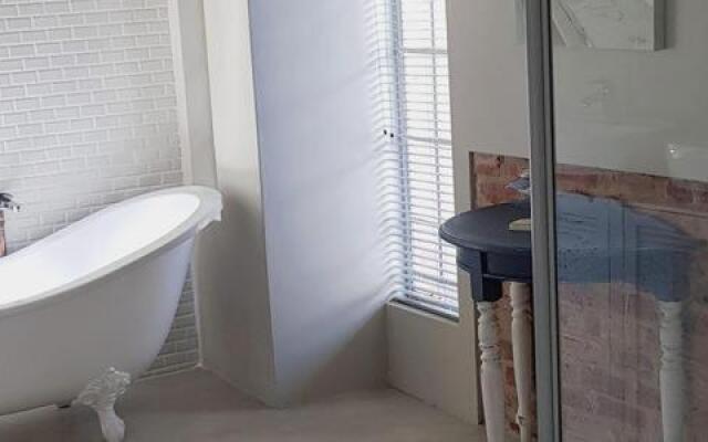 Dancing River Guesthouse