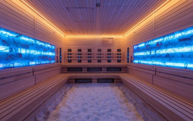 Booking Hotel & Spa