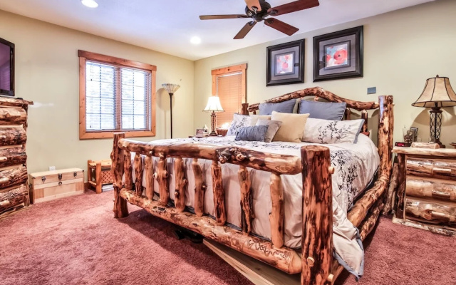 The Log Lodge - 4 Br Home