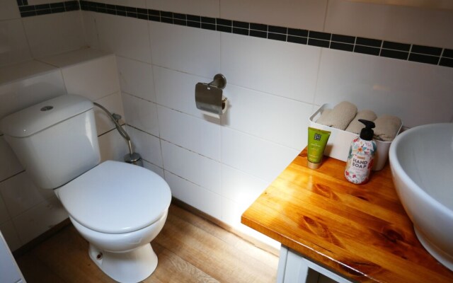 Boat apartment Rotterdam Fokkelina