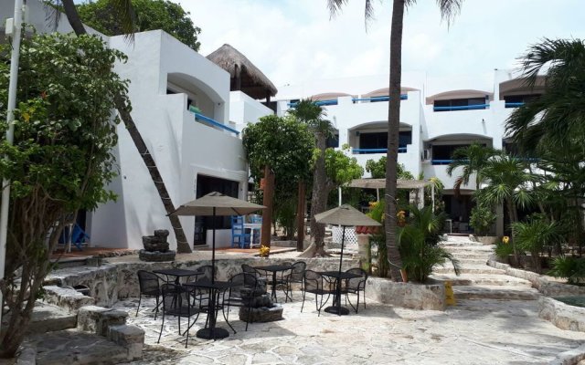 Pelicano Inn Playa del Carmen - Beachfront Hotel