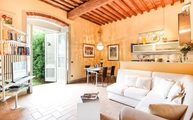 Apartment Guinigi with Private Courtyard