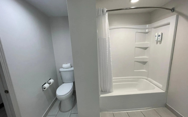 Comfort Inn & Suites Syracuse-Carrier Circle